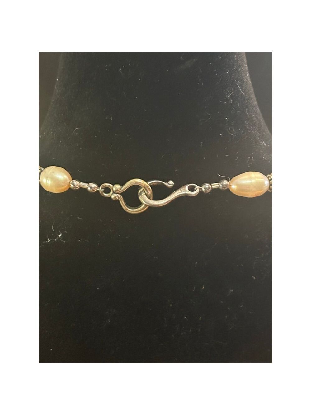 Women's artisan Peach Mother of Pearl Necklace & Earring Set, One Size - Picture 4 of 8
